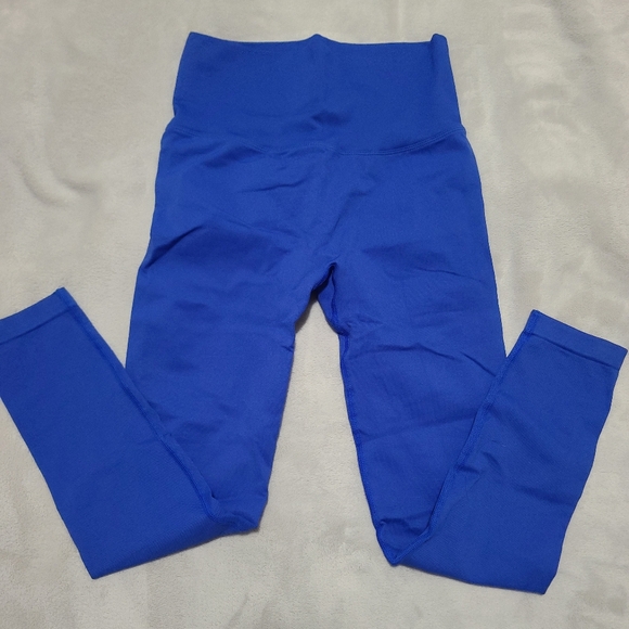 Butt Scrunch Leggings - Picture 1 of 4